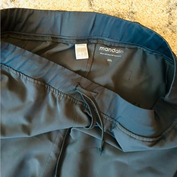 Medical Scrubs Set - Pants & Shirt -Mandala -E1 - Picture 6 of 10